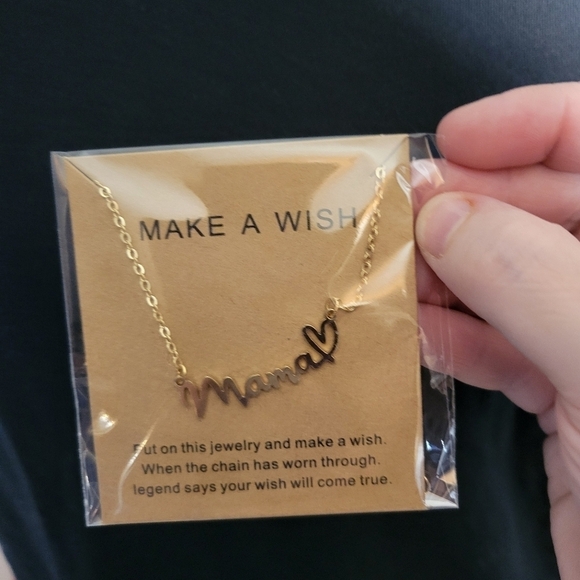 Necklace Womens Gold 'Mama' - Picture 2 of 4